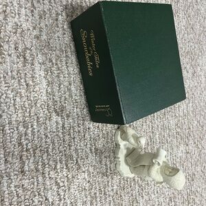 Winter Tales Snowbabies like new condition